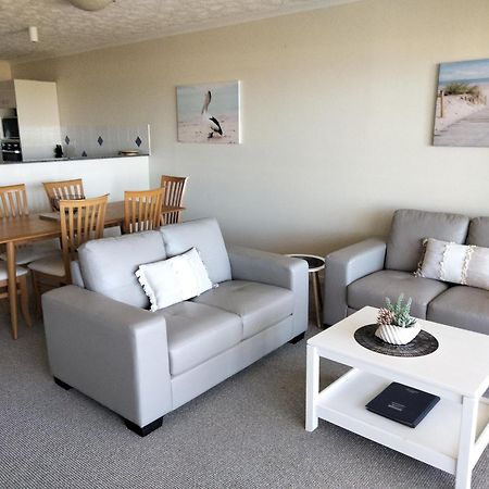 Moorings Beach Resort Caloundra Buitenkant foto