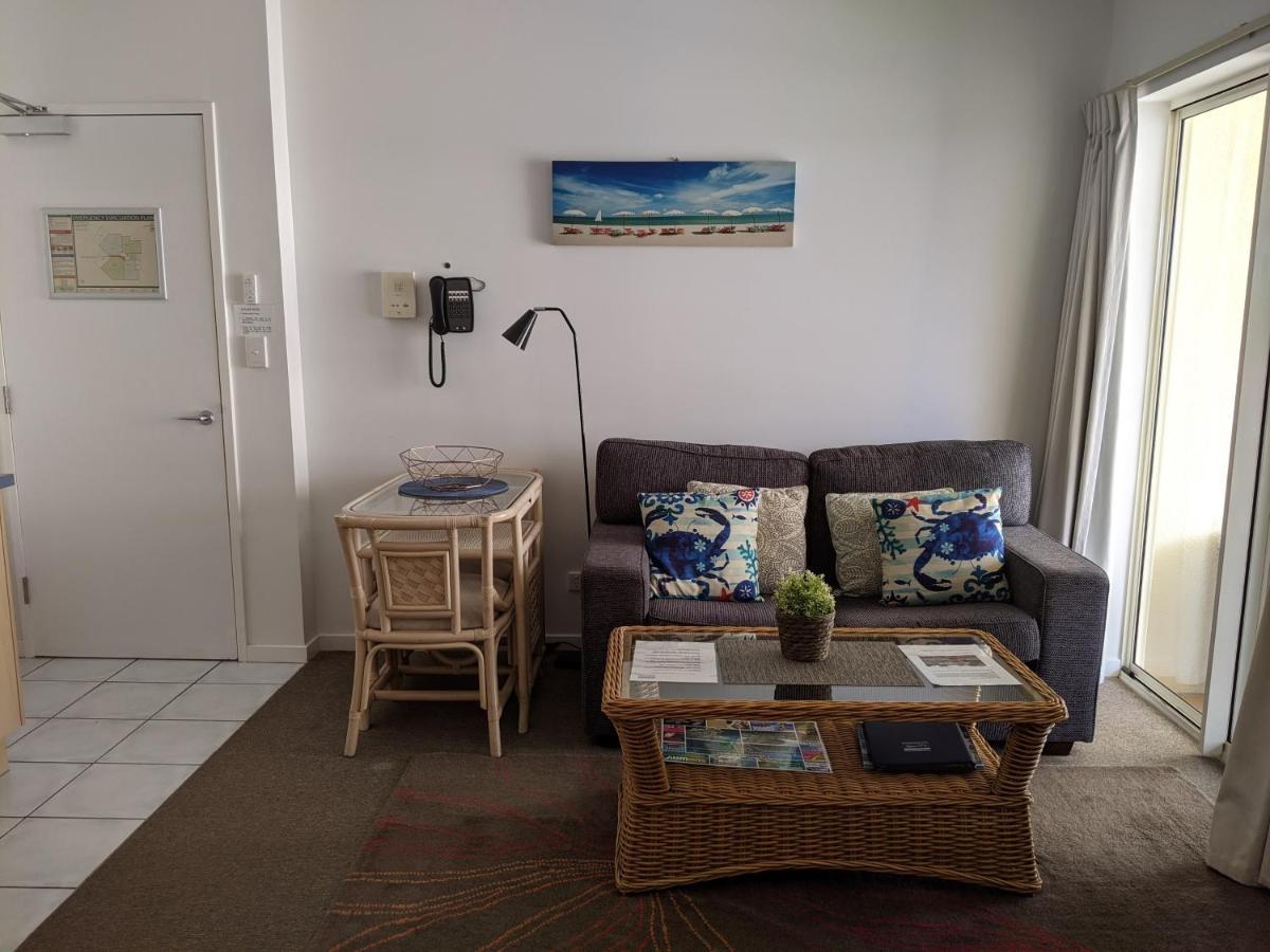 Moorings Beach Resort Caloundra Buitenkant foto
