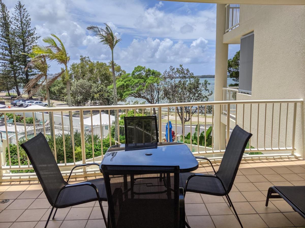 Moorings Beach Resort Caloundra Buitenkant foto
