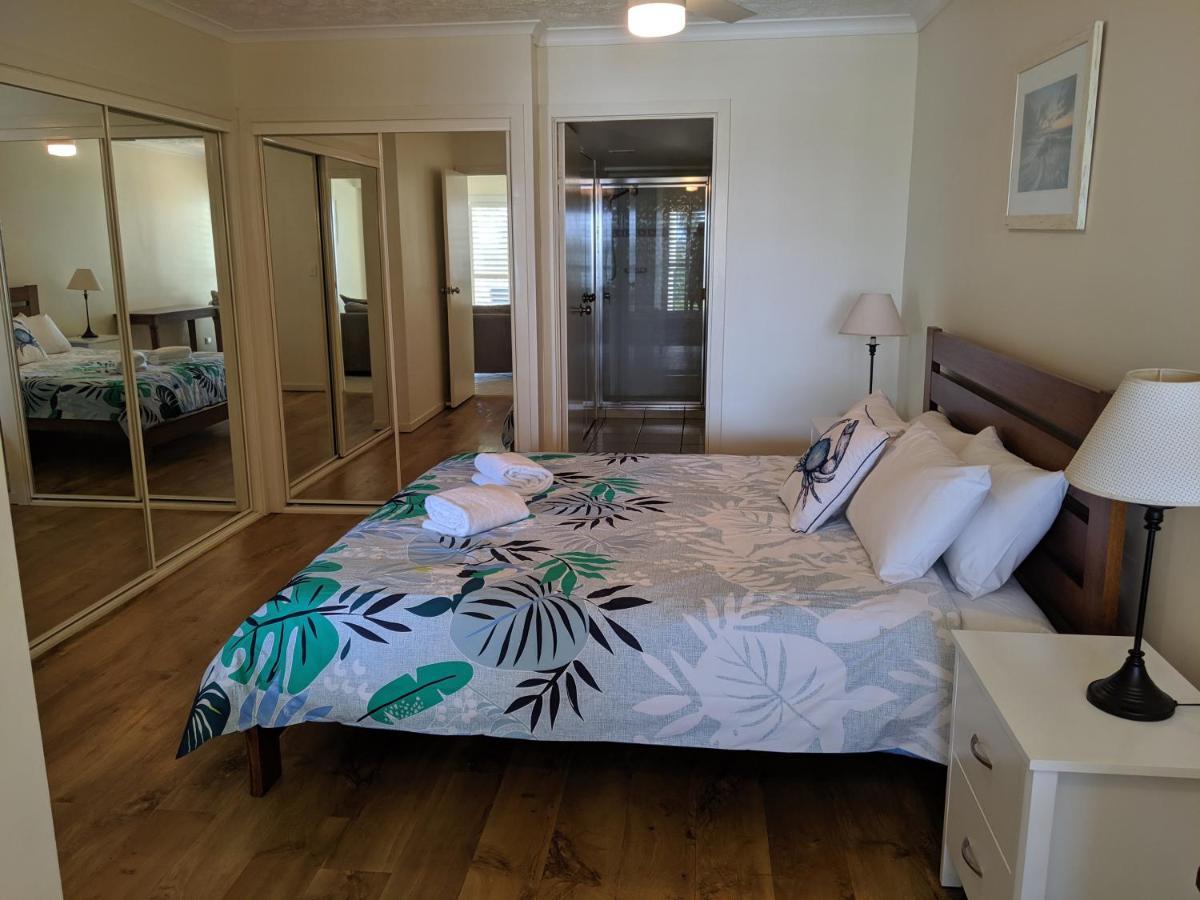 Moorings Beach Resort Caloundra Buitenkant foto