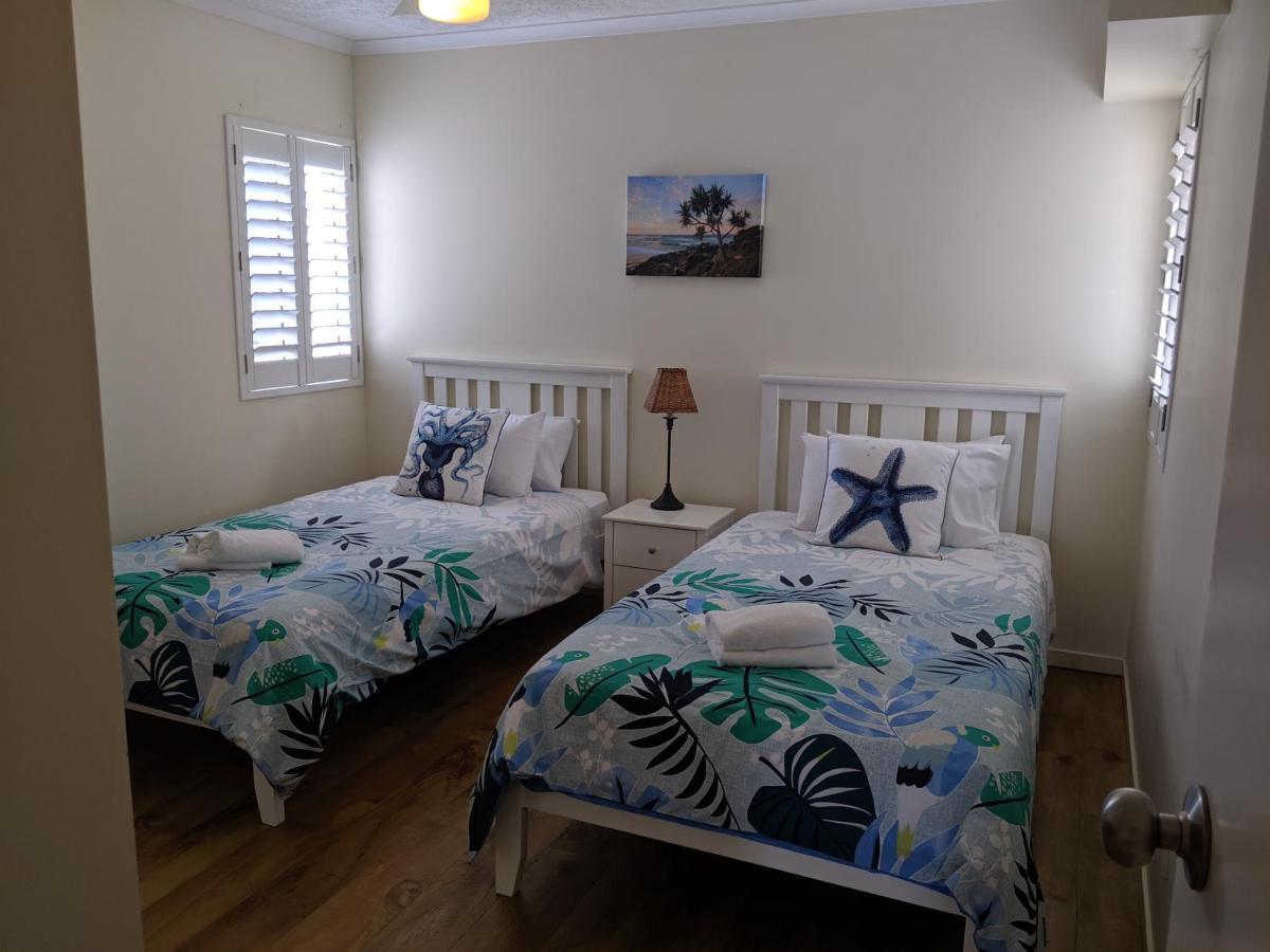 Moorings Beach Resort Caloundra Buitenkant foto
