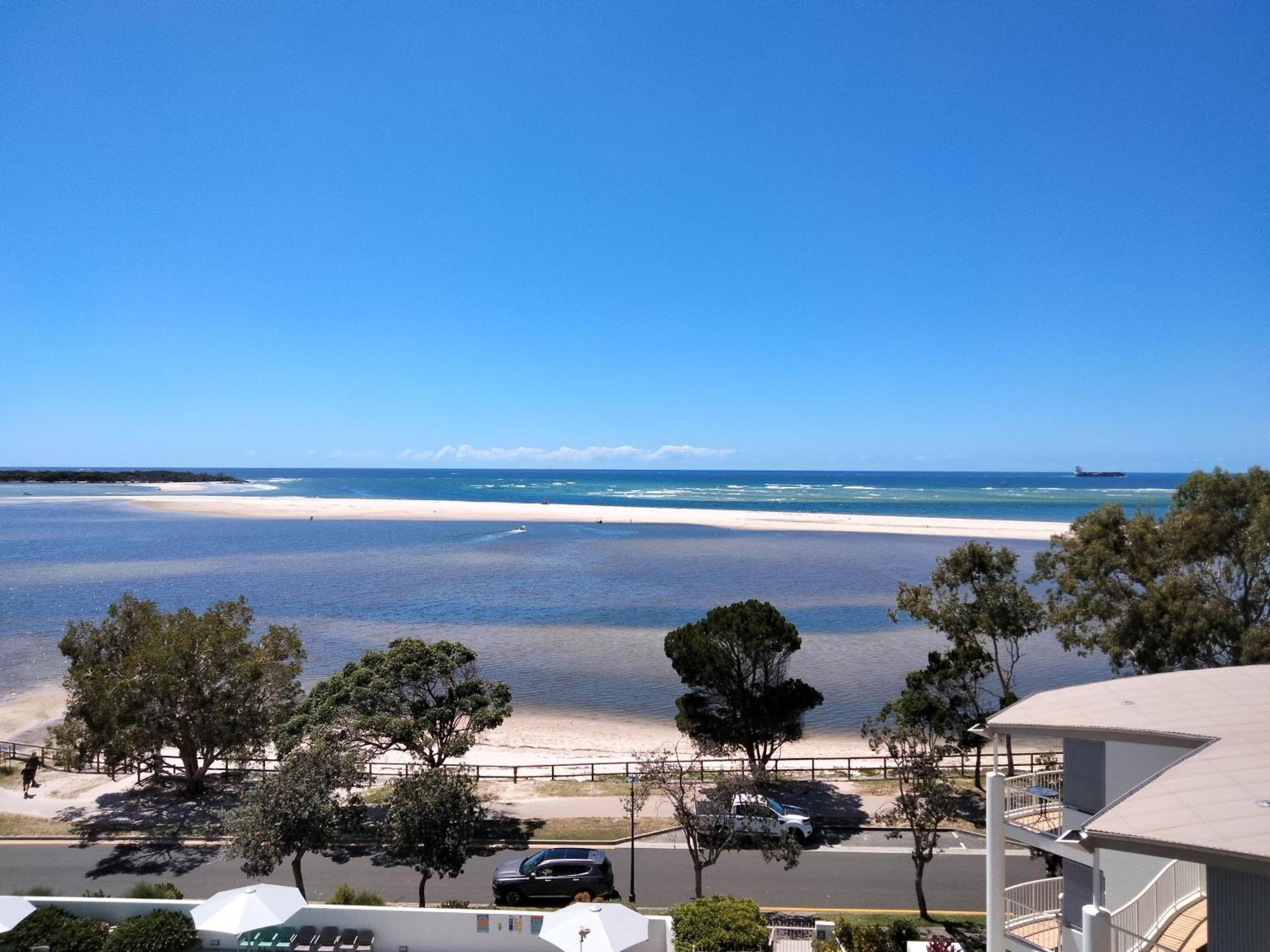 Moorings Beach Resort Caloundra Buitenkant foto