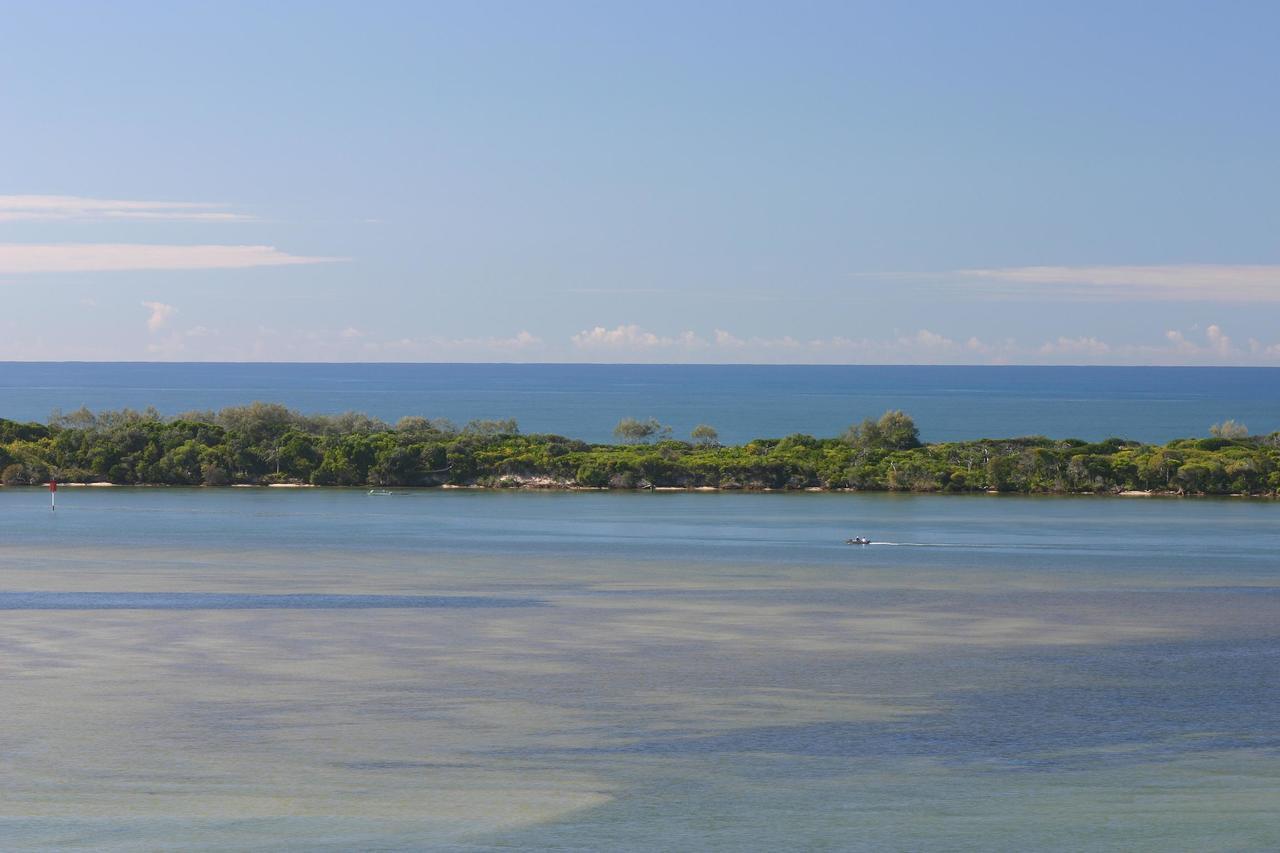 Moorings Beach Resort Caloundra Buitenkant foto