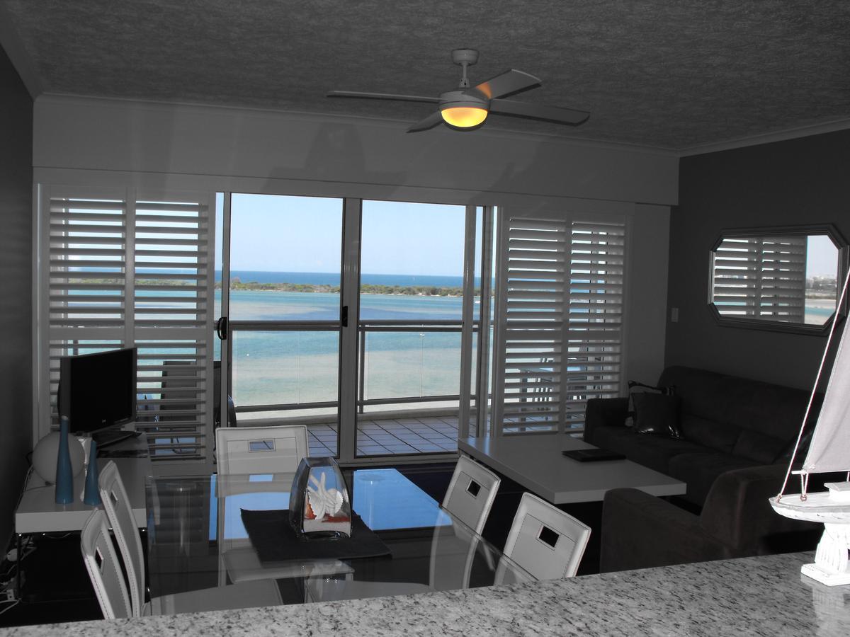 Moorings Beach Resort Caloundra Buitenkant foto