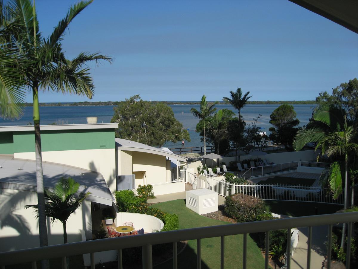 Moorings Beach Resort Caloundra Buitenkant foto