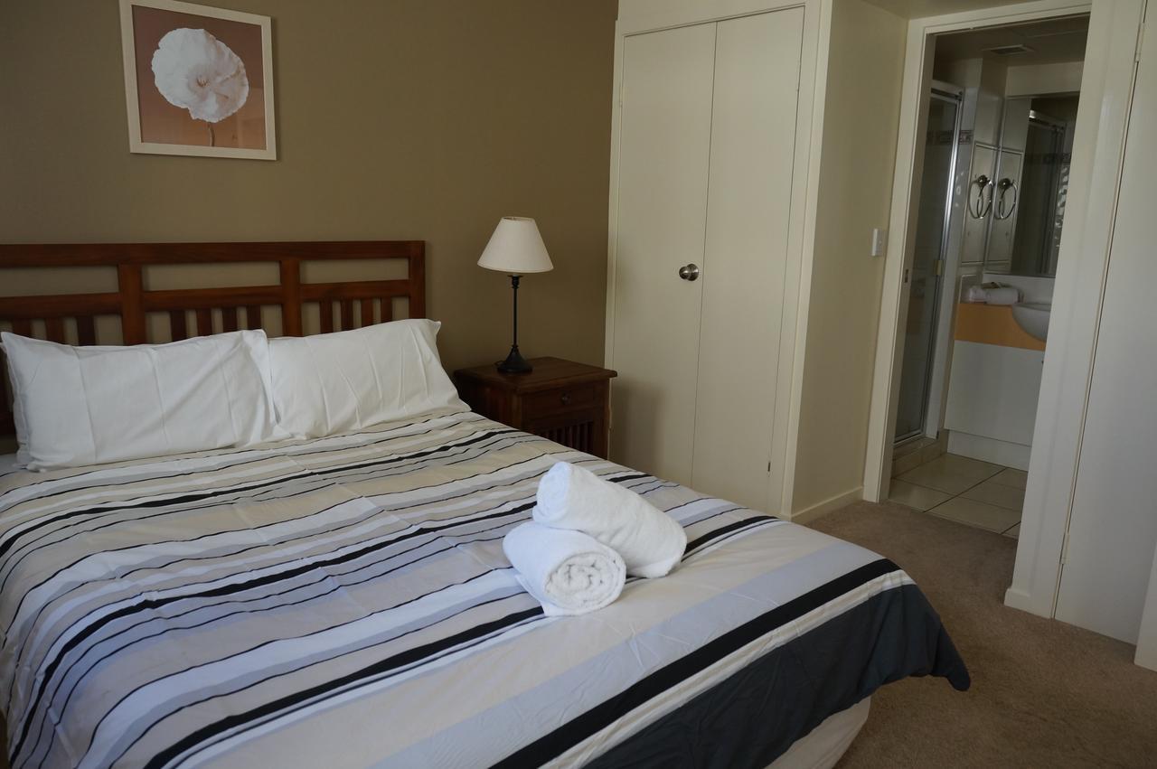 Moorings Beach Resort Caloundra Buitenkant foto