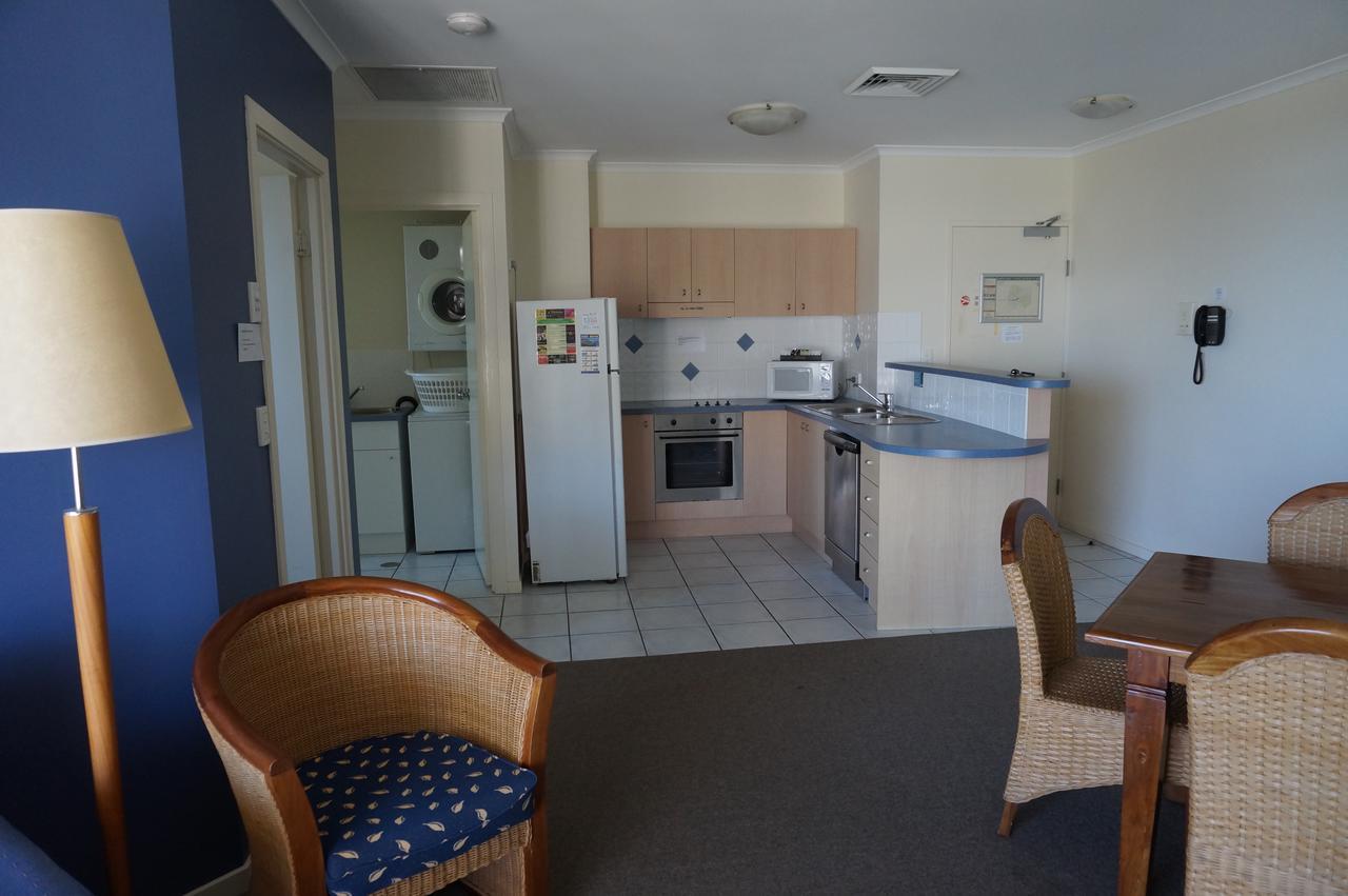 Moorings Beach Resort Caloundra Buitenkant foto