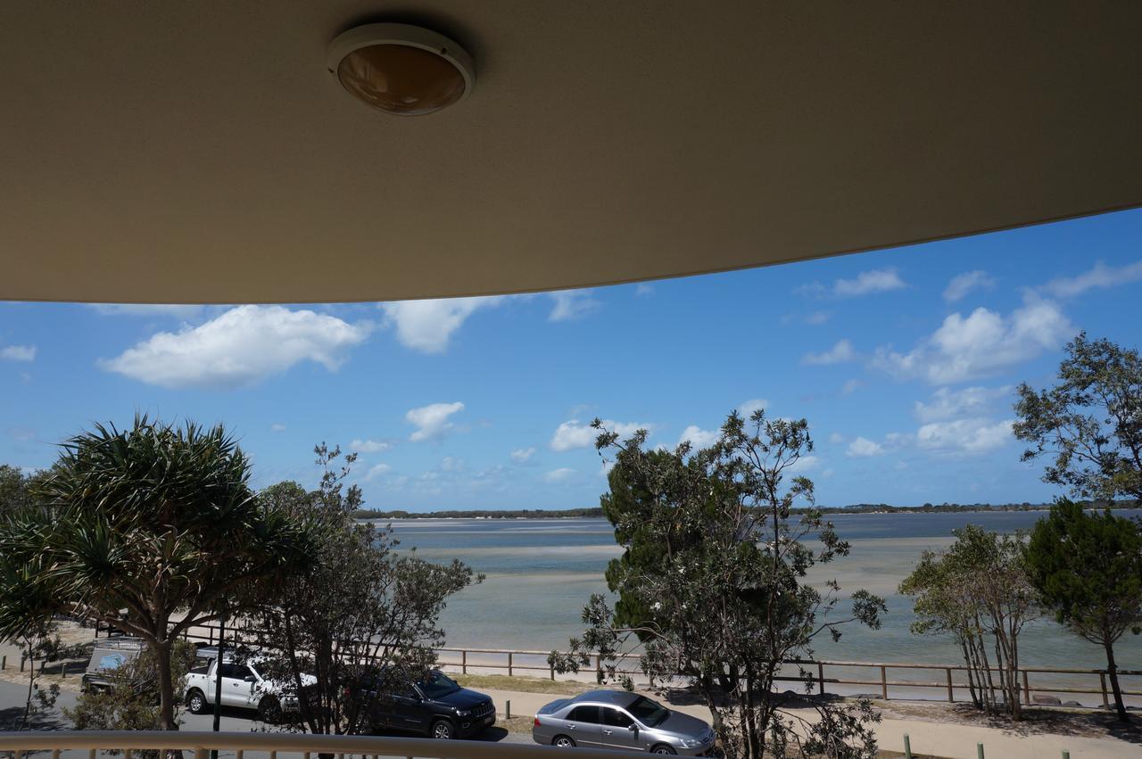 Moorings Beach Resort Caloundra Buitenkant foto