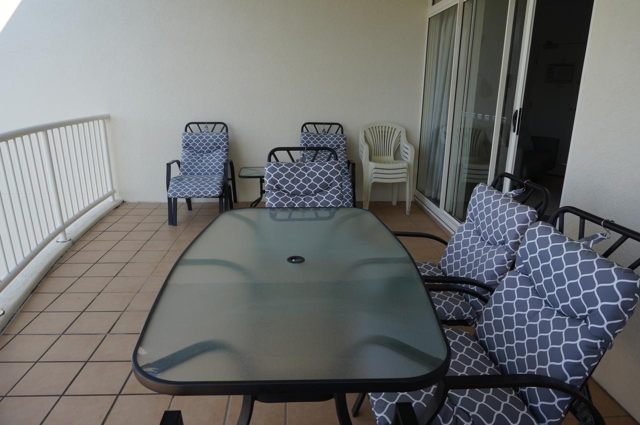 Moorings Beach Resort Caloundra Buitenkant foto