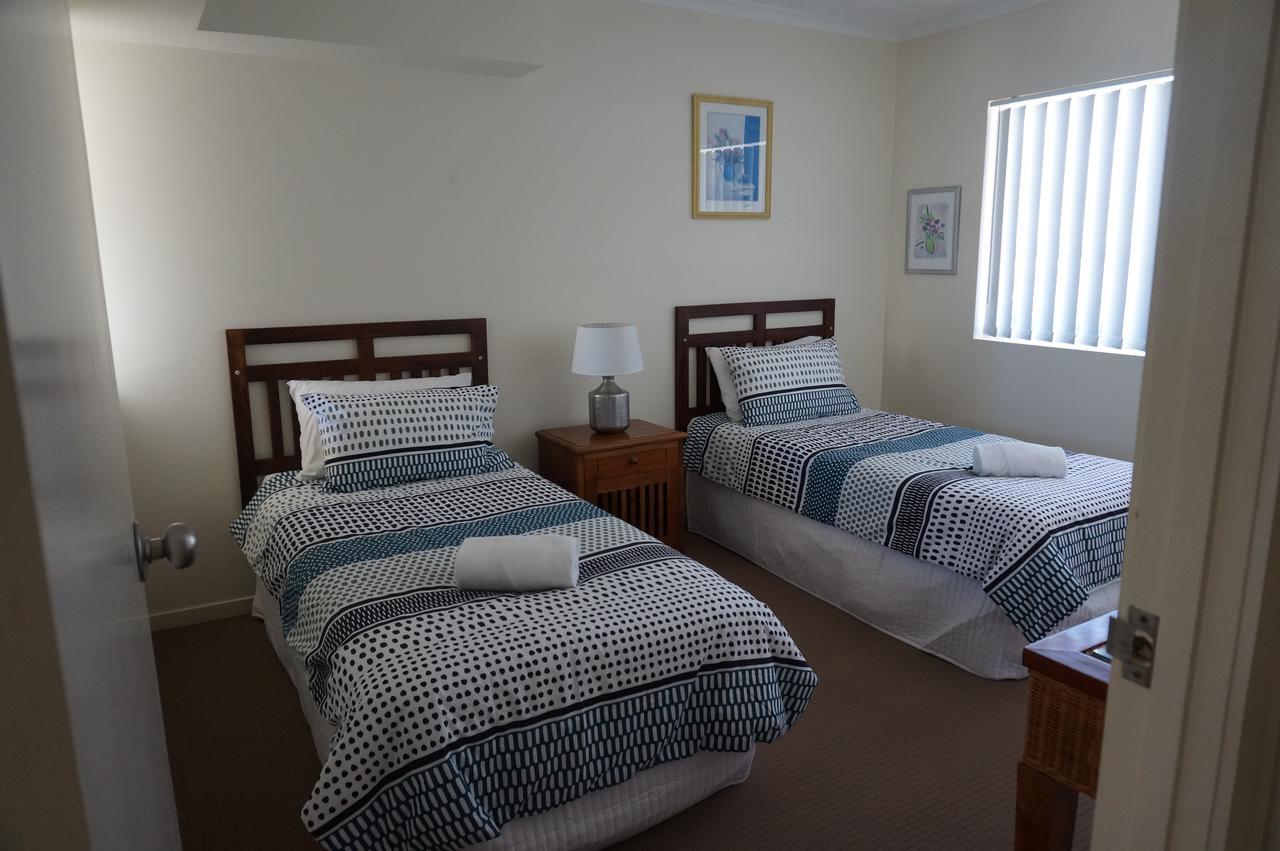 Moorings Beach Resort Caloundra Buitenkant foto