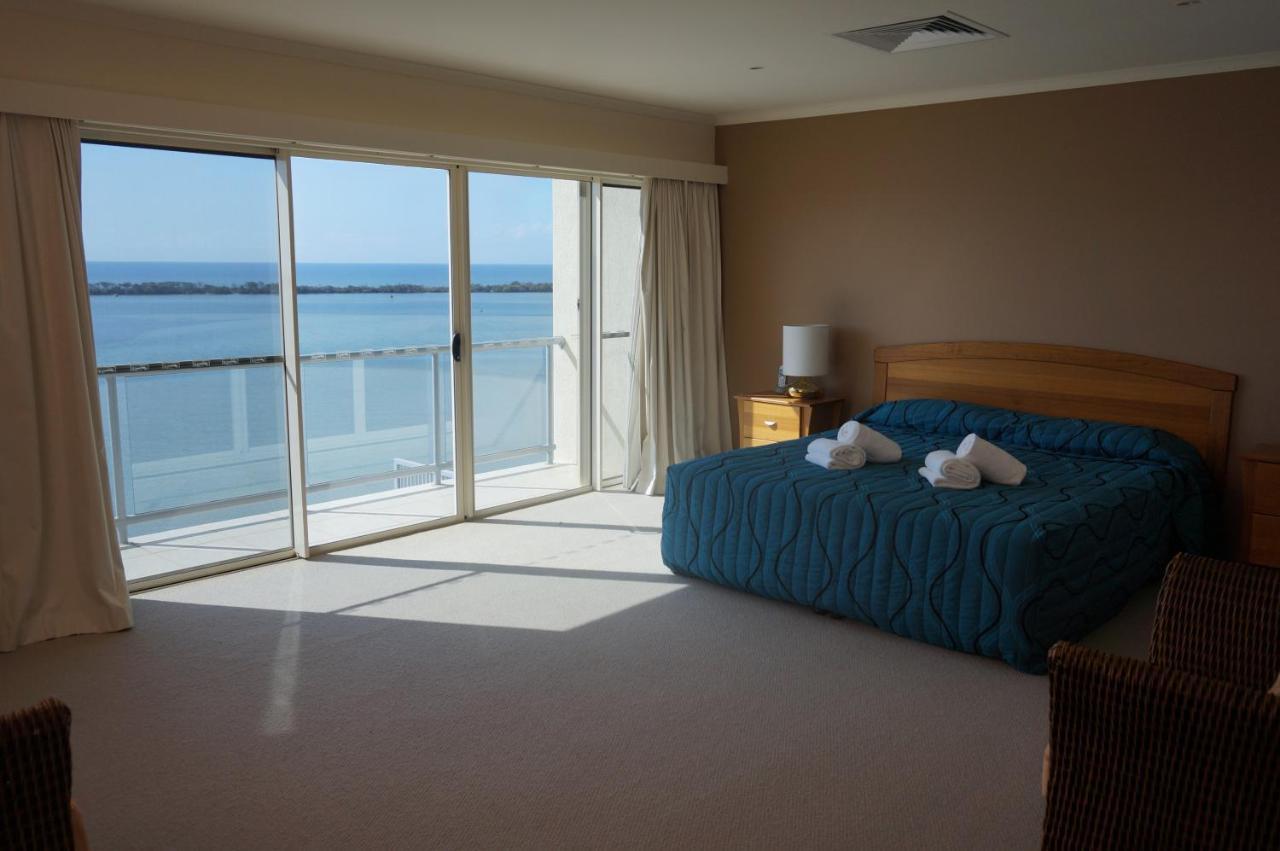 Moorings Beach Resort Caloundra Buitenkant foto