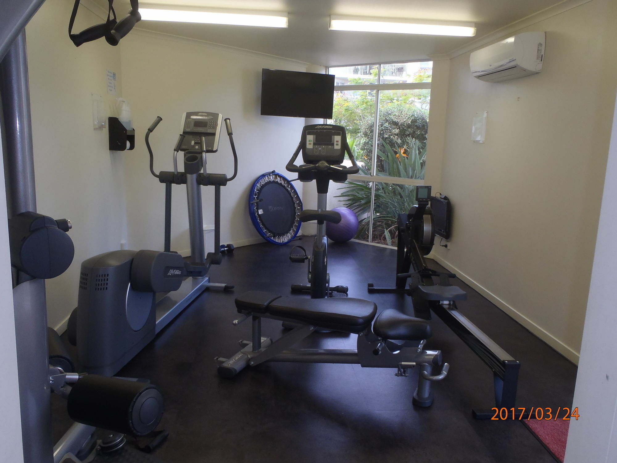 Moorings Beach Resort Caloundra Buitenkant foto