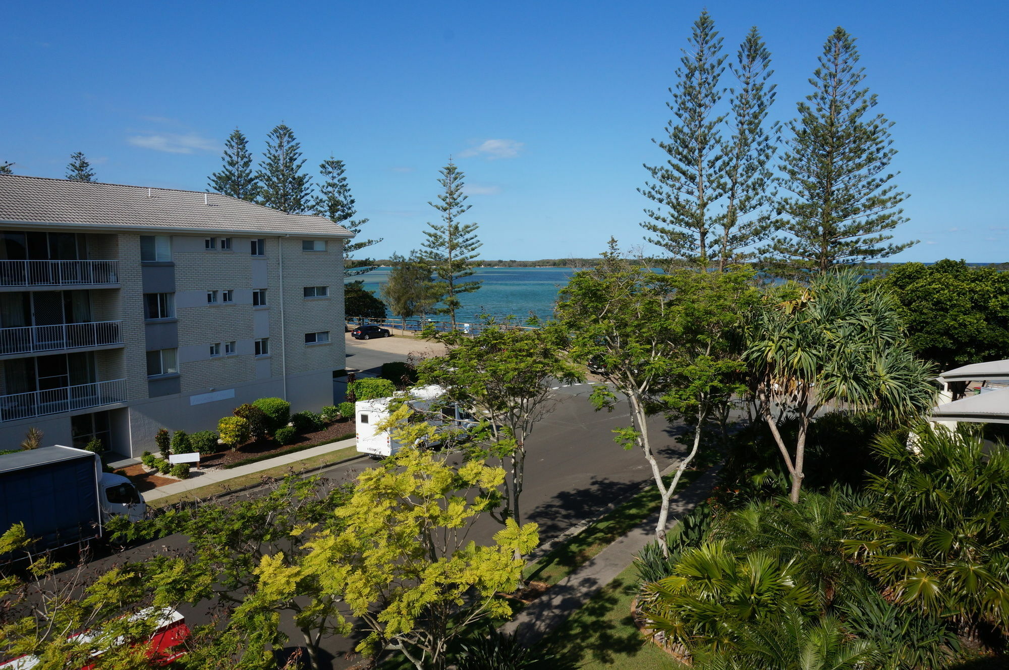 Moorings Beach Resort Caloundra Buitenkant foto